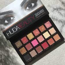 Huda Beauty Textured Shadows Palette- Rose gold edition